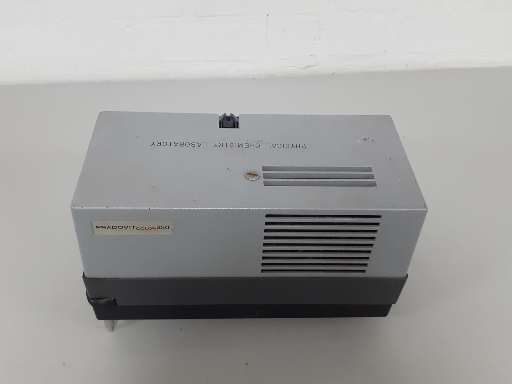 Leitz Wetzlar Pradovit Color Slide Projector