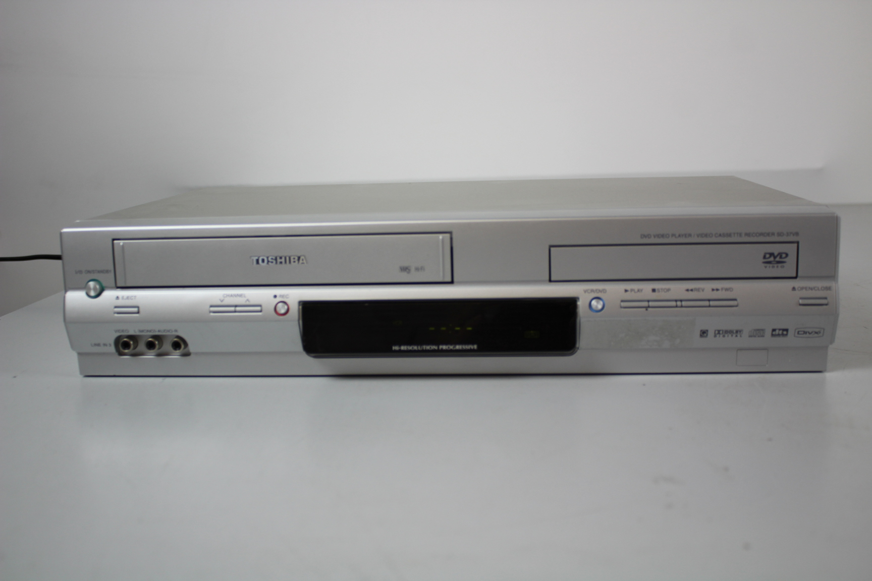 Image of Toshiba SD-37VB DVD / VHS Combi