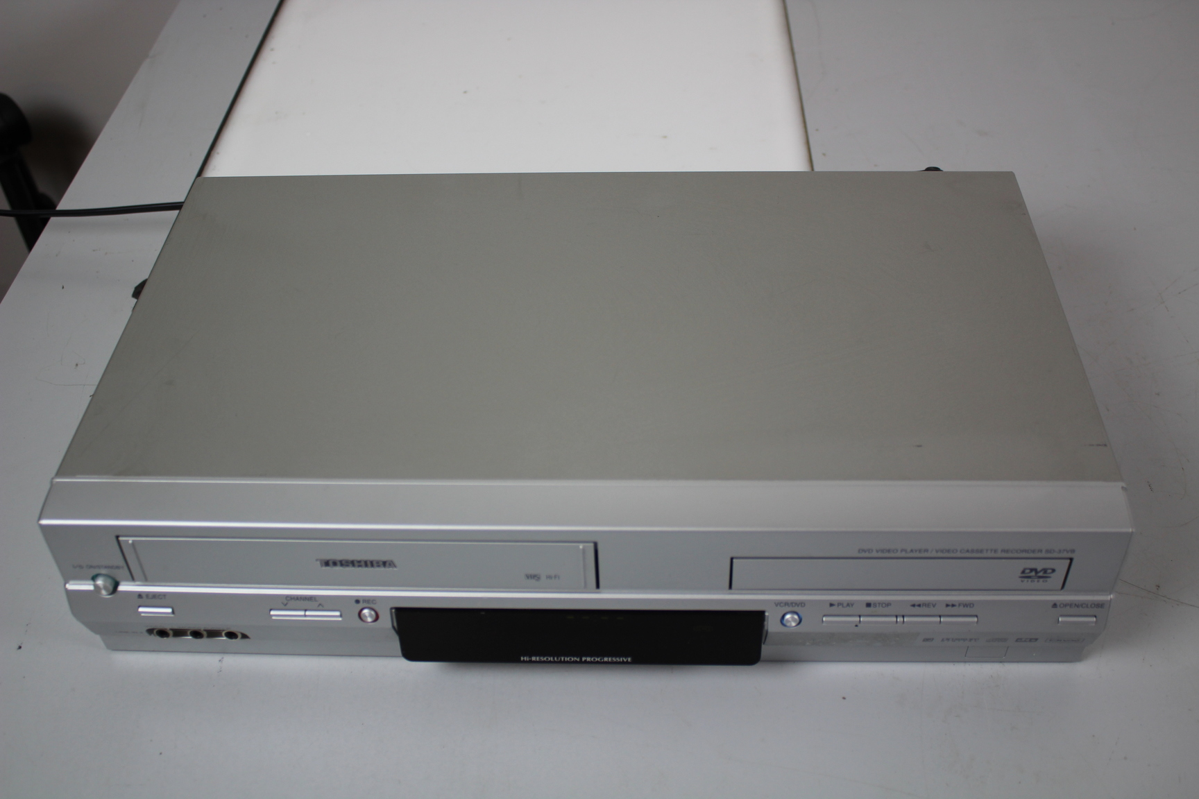 Image of Toshiba SD-37VB DVD / VHS Combi