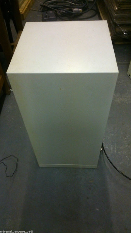 Image of Nitrogen Generator and LCMS Generator