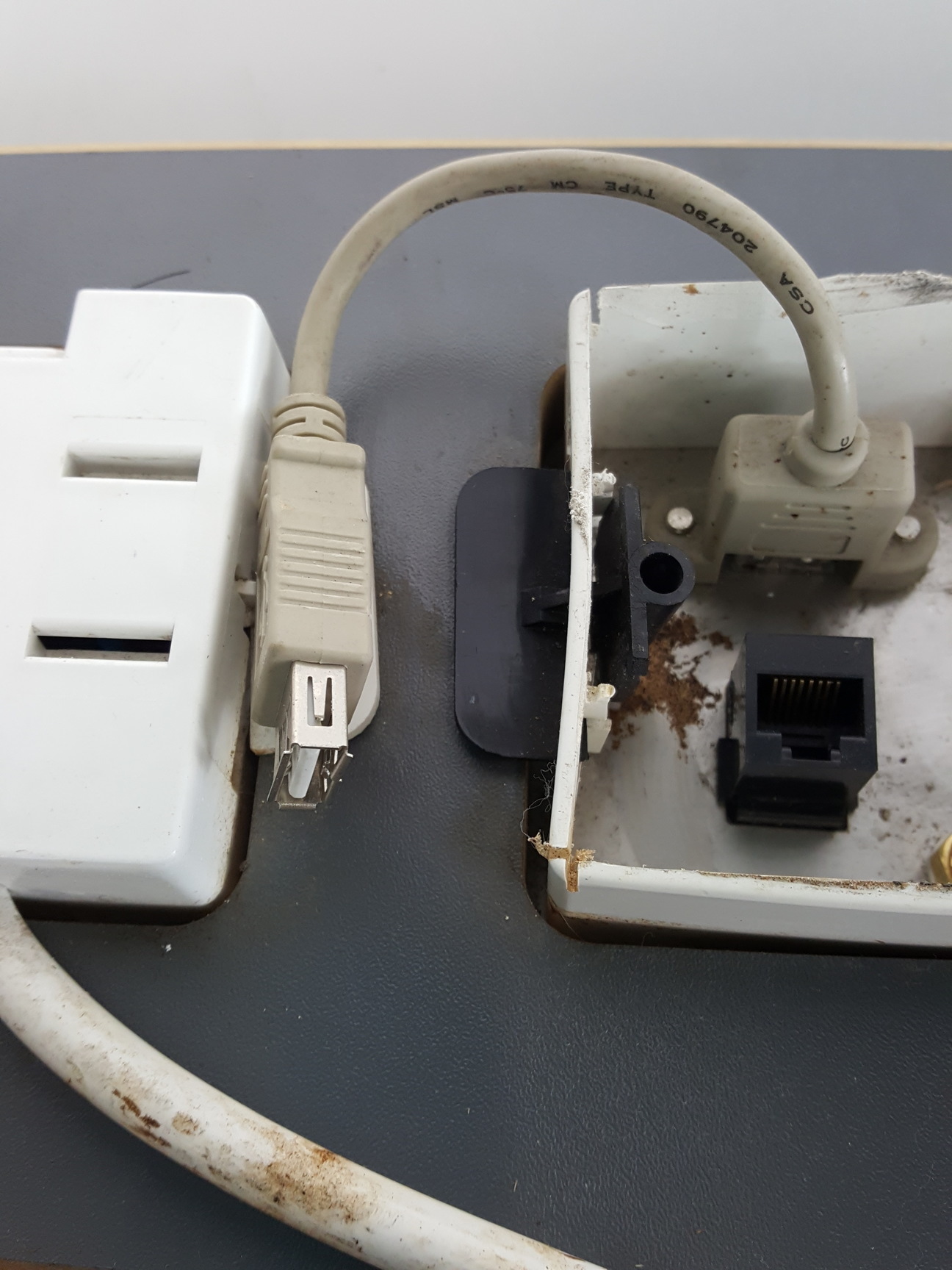 Image of Crestron MPC-M5, GV Multimedia and Single Power Socket + Mounting Panel