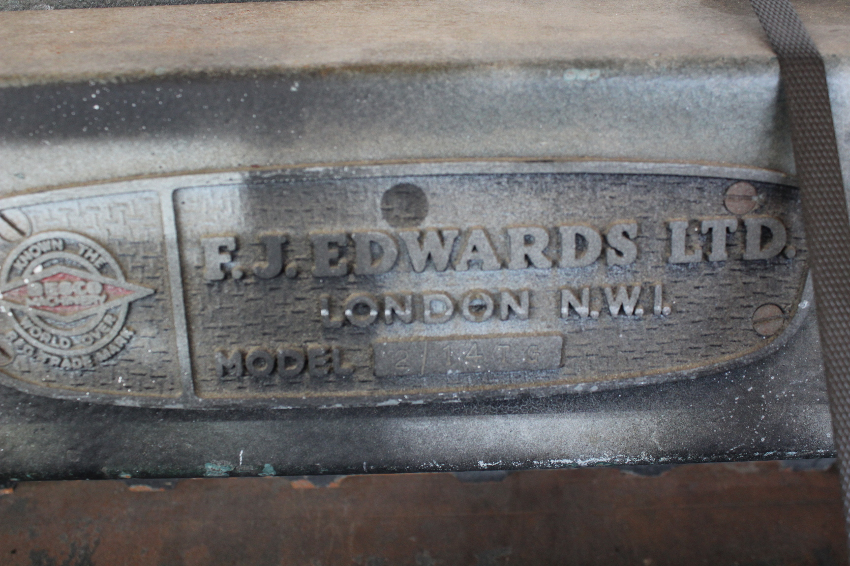 Image of F.J.Edwards Guillotine 2/14TG Width of Cut is 25 inches 