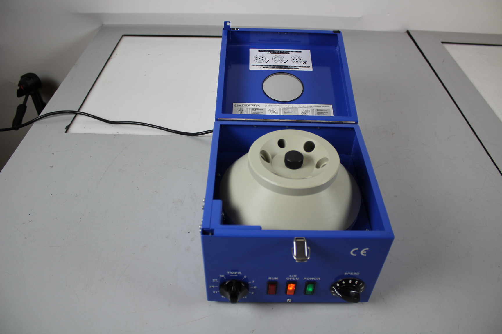 Image of Capricorn Laboratory Equipment Centrifuge CEP2000