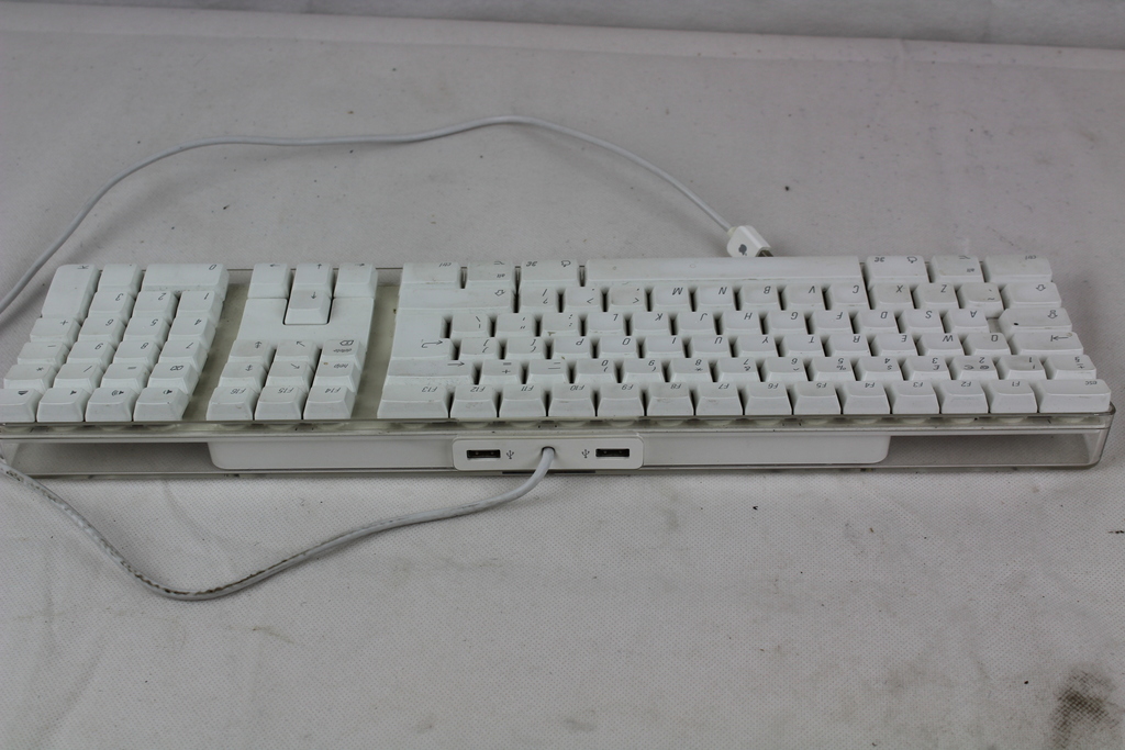 Image of Apple Keyboard Model A1048 Wired Keyboard