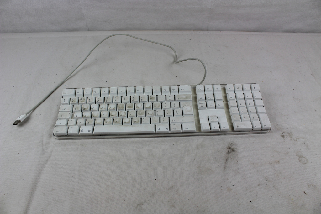 Image of Apple keyboard A1048