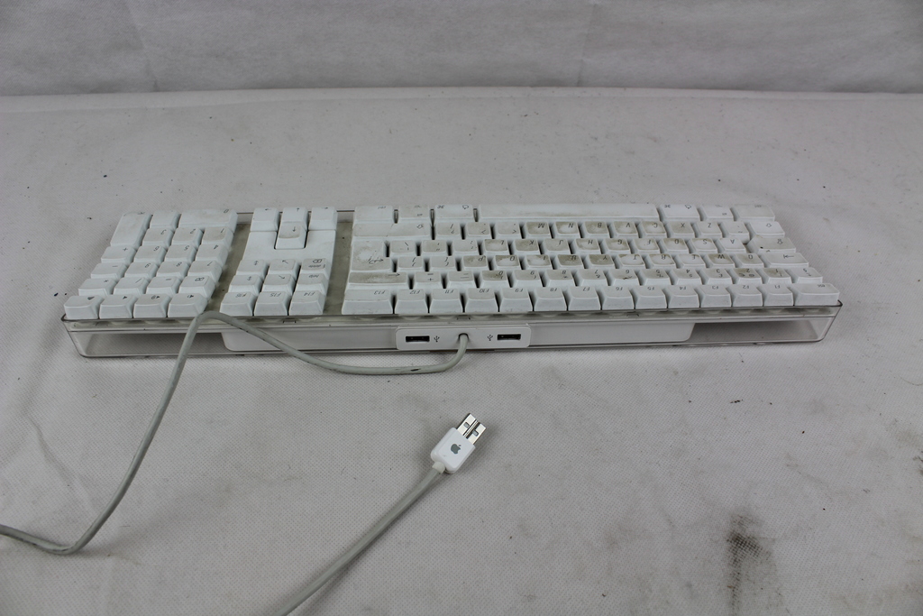 Image of Apple keyboard A1048