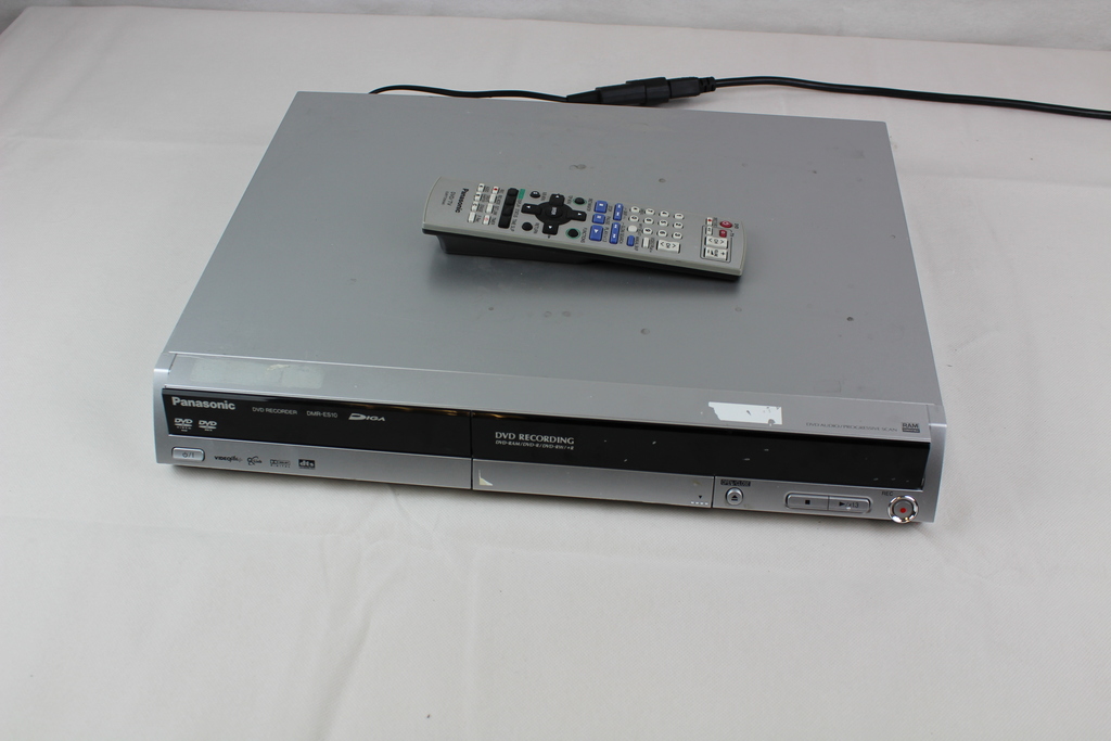 Image of Panasonic DVD Recorder DMR-ES10 with Original Remote