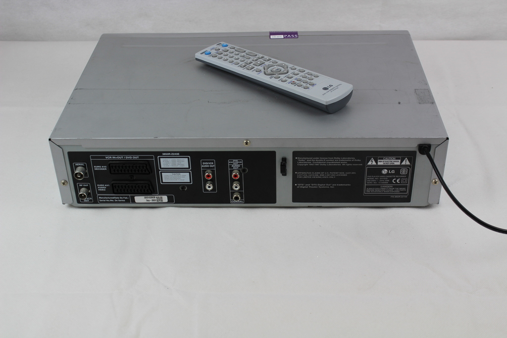Image of LG DV1010 DVD and VHS Combo