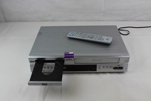Thumbnail image of LG DV1010 DVD and VHS Combo