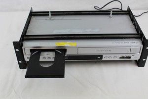 Thumbnail image of LG DVC 9800 VHS VCR Video Recorder DVD Player Combi Combo Silver in Server Rack