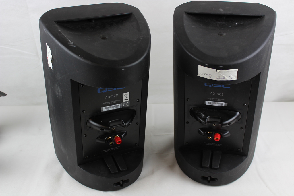 Image of QSC AD S-82 Speakers (pair) black broken (tweeter broken) with mounts