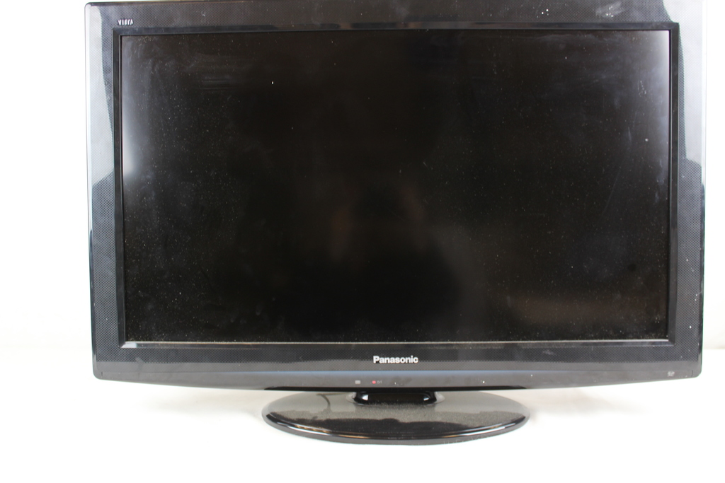 Image of Panasonic Viera 32" LCD TV TX-L32520B Spares or Repair