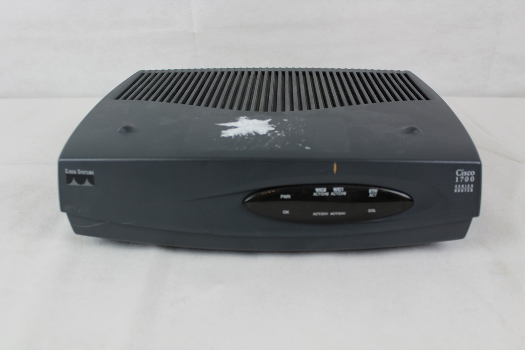 Image of Cisco Systems  Cisco 1721 1700 Series Router