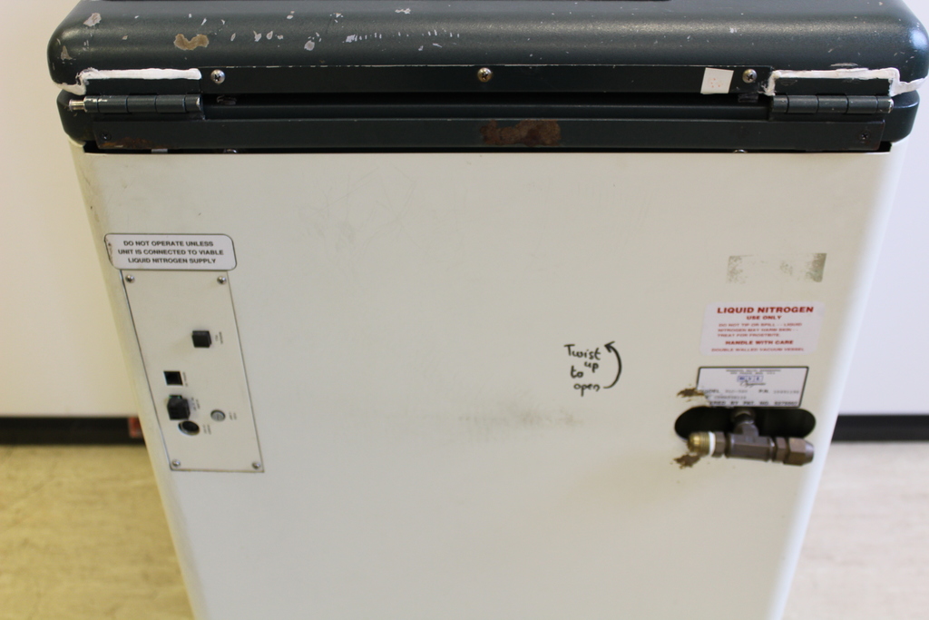 Image of MVE Cryogenics XLC 500 with TEC 2000 System Monitor