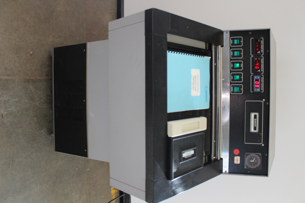 Image of Bright Instrument OFT Cryostat 