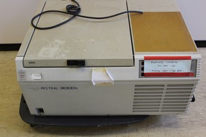 Thumbnail image of Sanyo Mistral 3000i Large Bench Centrifuge FAULTY, Spares and Repairs