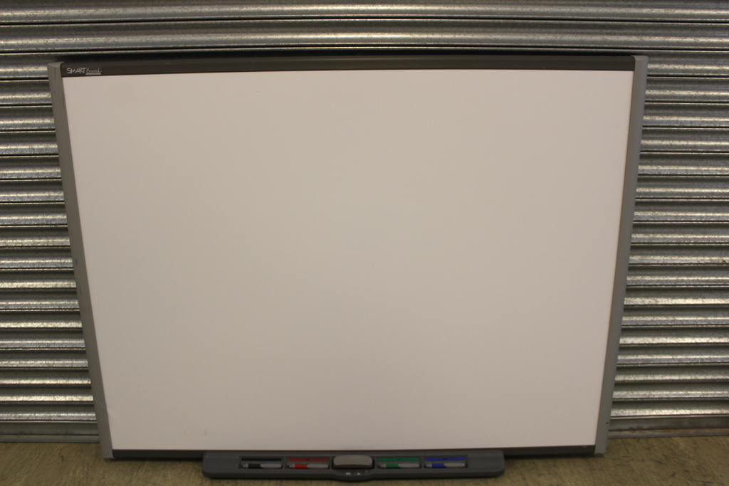 Image of SmartBoard (205cm diagnally)  with Tray and Wall Mount Brackets