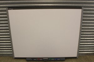 Thumbnail image of SmartBoard (205cm diagnally)  with Tray and Wall Mount Brackets