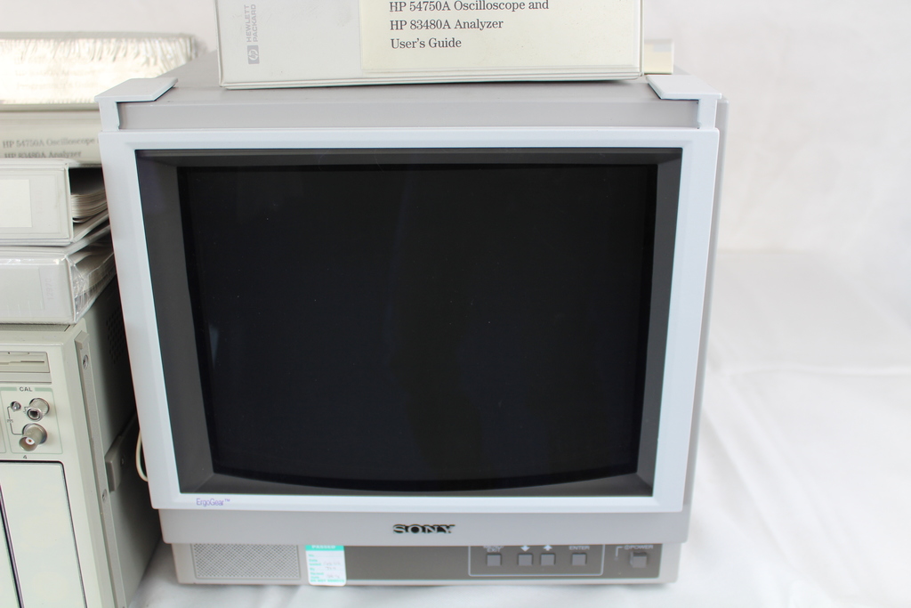 Image of Hewlett-Packard 54750A Digitizing Oscillscope with Sony SSM-14N5E Monitor