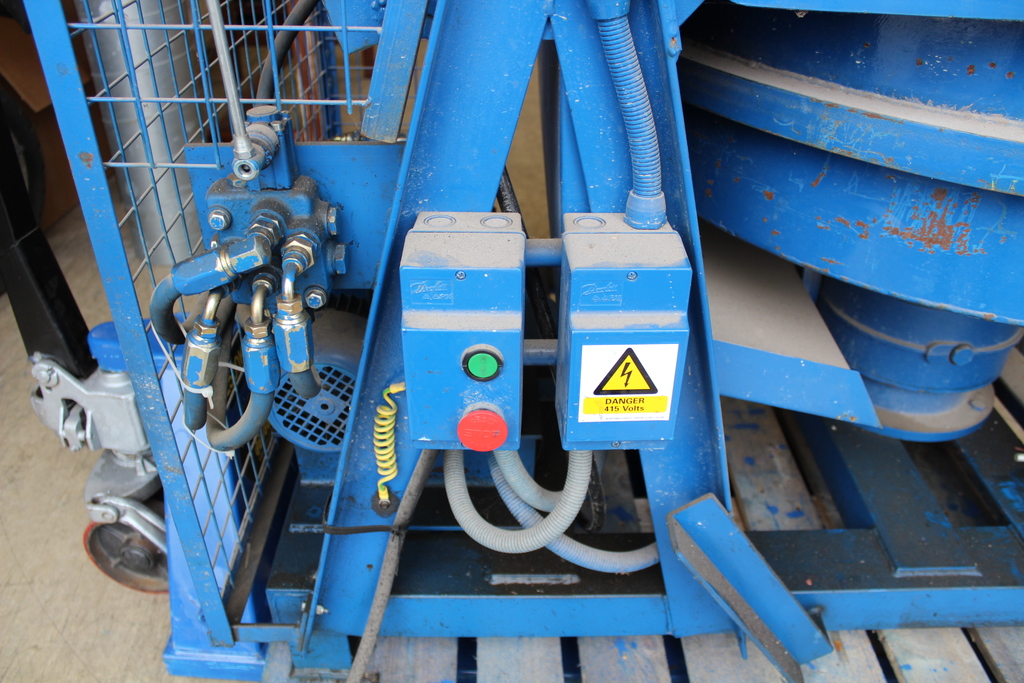 Image of Model M Hydraulic Forced Action Pan Mixer