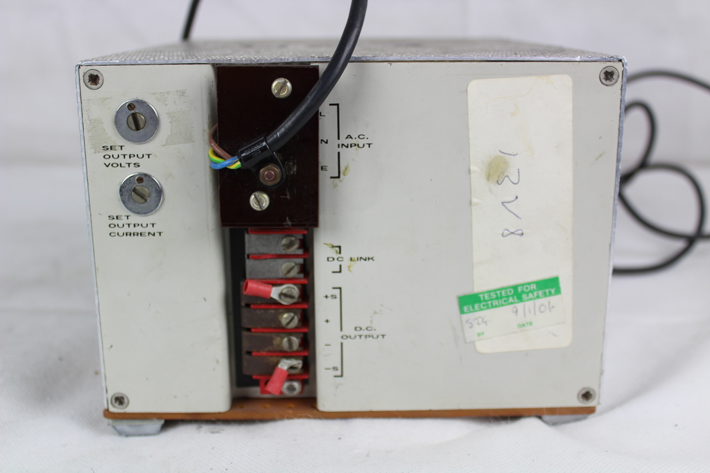 Image of PM51 0-30V 5A