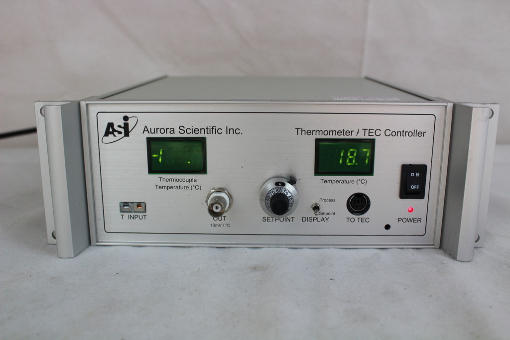 Image of  Thermometer/TEC controller Model no 825A