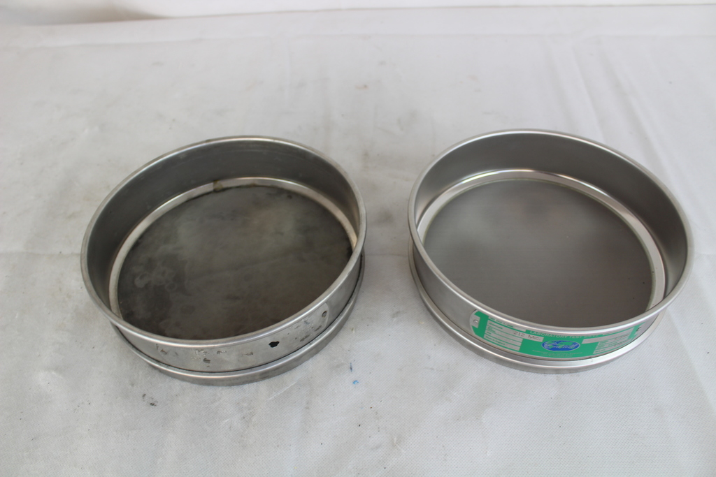 Image of 4 Laboratory Sieves, 21.5cm  diameter & 5cm internal depth Lab Equipment