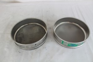 Thumbnail image of 4 Laboratory Sieves, 21.5cm  diameter & 5cm internal depth Lab Equipment