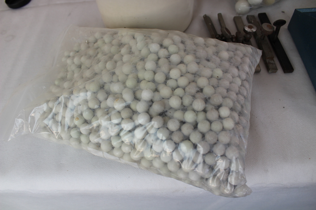 Image of Ball Mill Set of 8 Ceramic Jars & Seals, Processing, Milling, Engineering