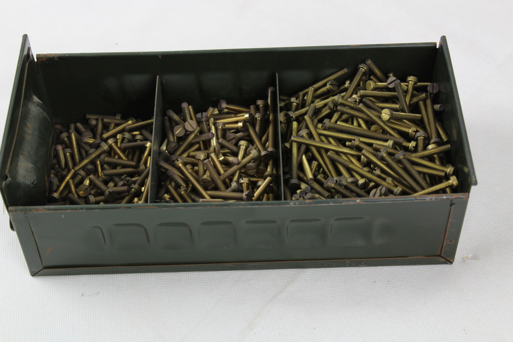 Image of Large quantity (5.8 Kilos) of Brass Screws 2BA x 2", 11/2" & 1" CH