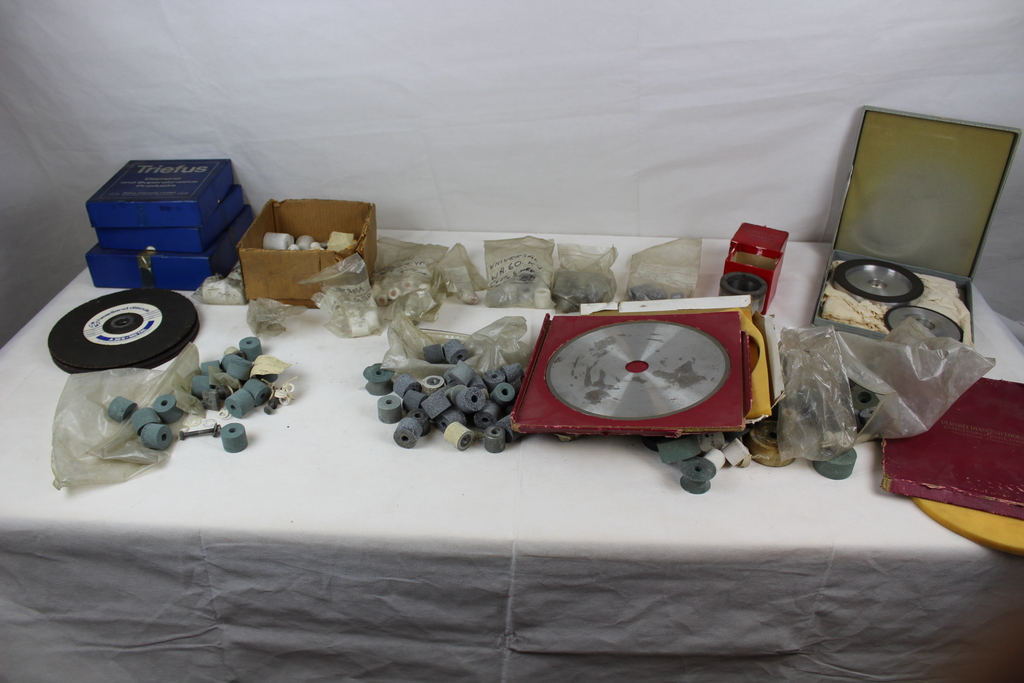 Image of Mixed lot of diamond Cutting Wheels and Grinding Discs