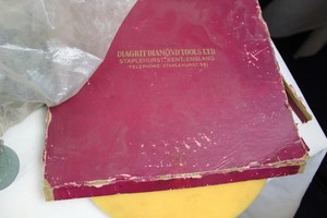 Thumbnail image of Mixed lot of diamond Cutting Wheels and Grinding Discs