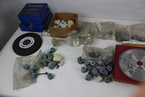 Thumbnail image of Mixed lot of diamond Cutting Wheels and Grinding Discs