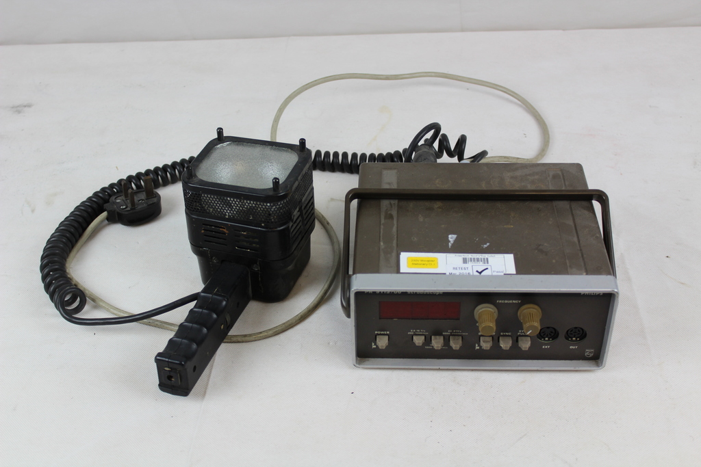 Image of PR 9113/00 Stroboscope and Pr 9112/13 Flash Light