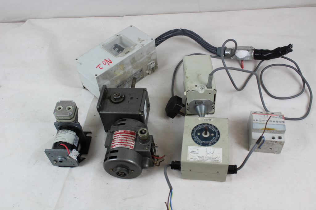 Image of Mixed Lot containing 2 Transformers 2 Faulty Pumps and 2 Electrical Sockets,