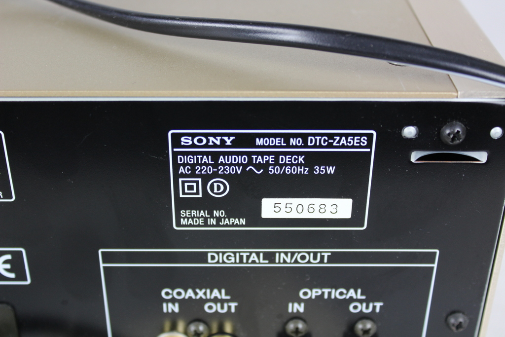 Image of Digital Audio Tape Deck Model DTC-ZA5ES