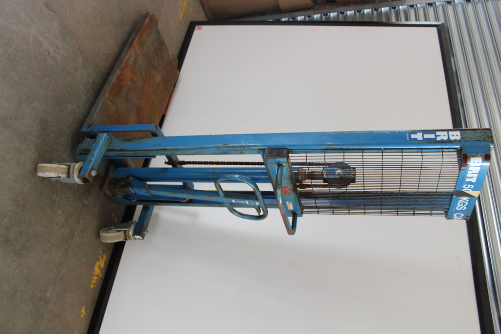 Image of Manual Lifter 500kg Carry Limit, FAULTY, SPARES and REPAIRS