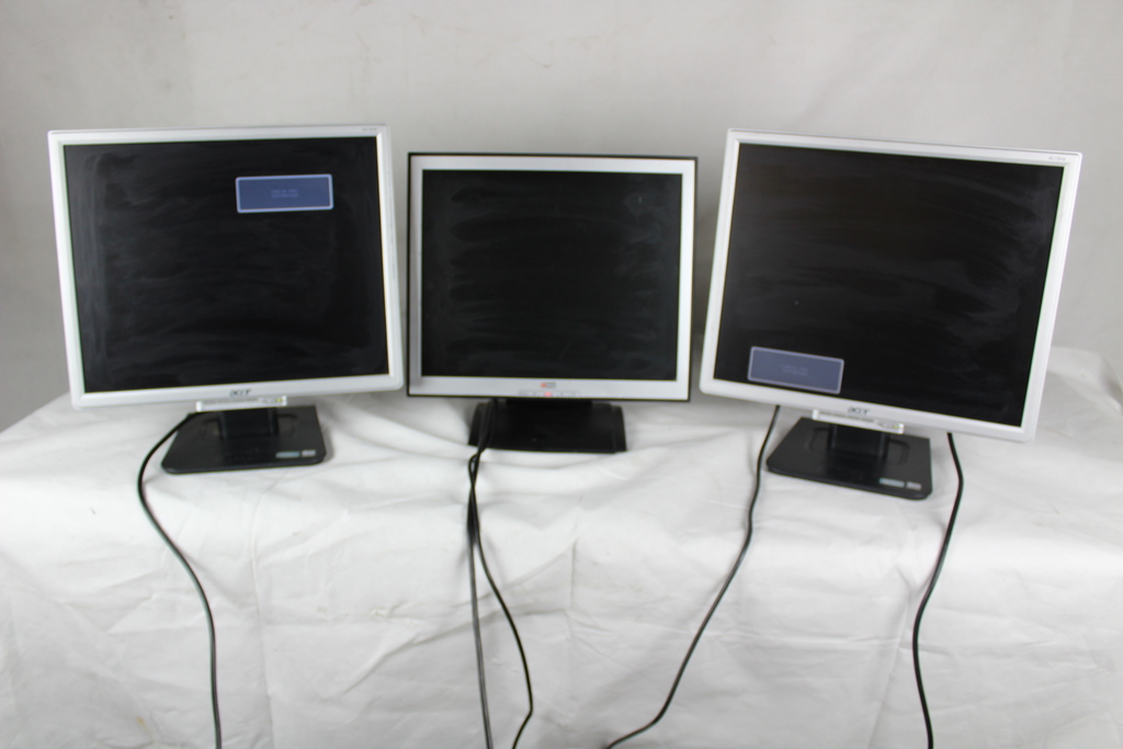 Image of JOB LOT OF 2 ACER AL 1916 C 19" LCD MONITORS + 1 DMW 17" LCD MONITOR