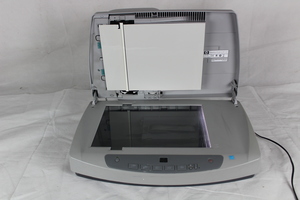 Thumbnail image of HP ScanJet 5590 Flatbed Scanner