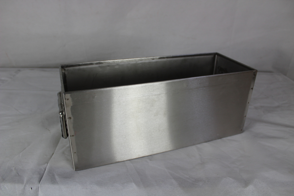 Image of Set of 3 Heavy Duty Stainless Steel Planters with Handles 48 x 18 x 18 cm each 