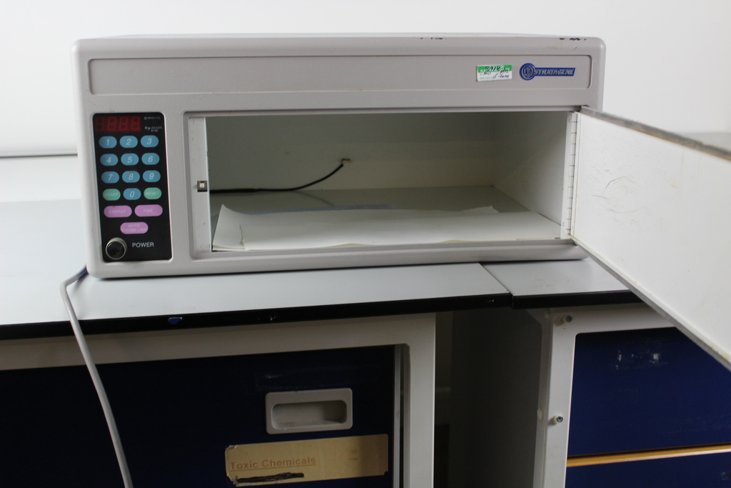 Image of Stratagene UV Stratalinker 2400 Faulty, Spares & Repairs - laboratory equipment