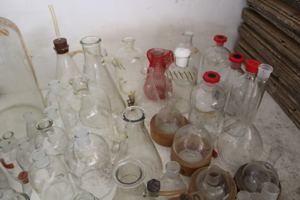 Image of Job Lot of Lab Glassware ranging from 20L flasks to 100ml Flasks