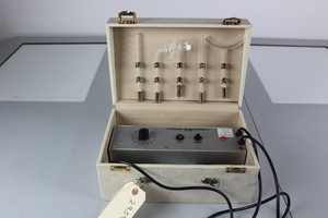 Thumbnail image of Holo-Electron Paris Electro Therapy Machine