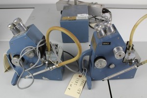Thumbnail image of 2 x Refractometer and Lamp