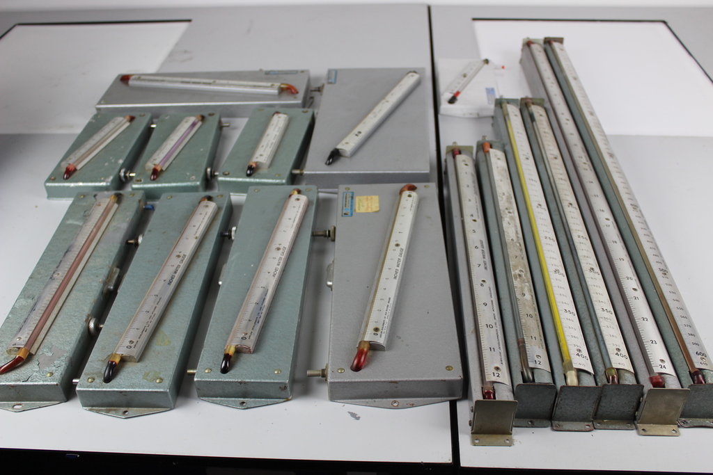 Image of of 16x Airflow Developments Fluid Paraffin Manometer - Assortment of Scales