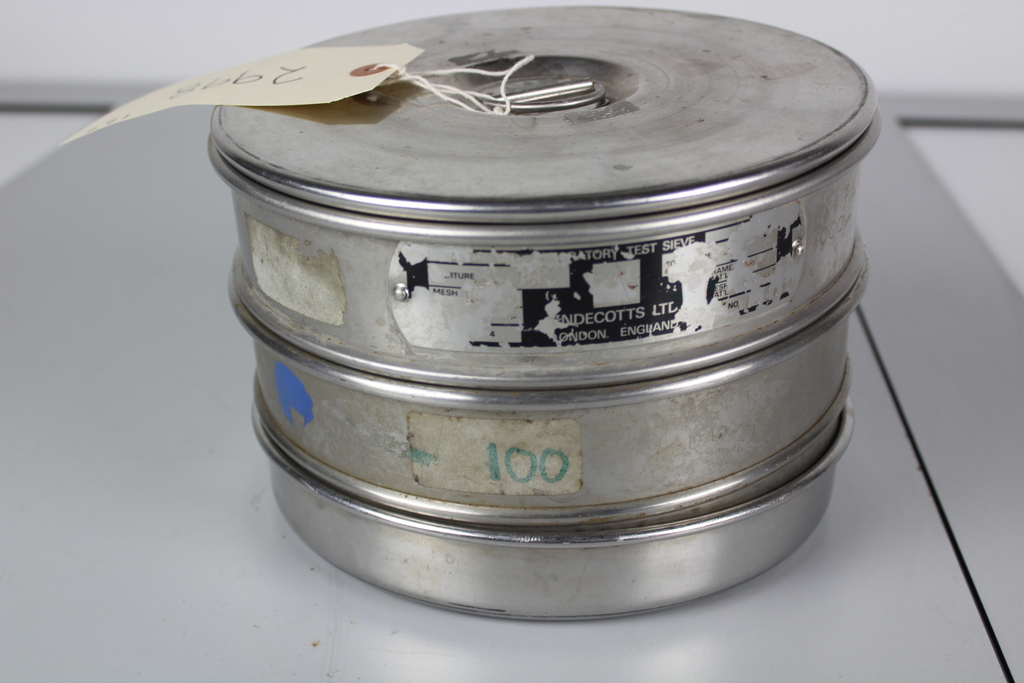 Image of  2 Endecotts Laboratory Test Sieves + Lid & Base Steel 21 x 6.5cm 100 + 1000 um