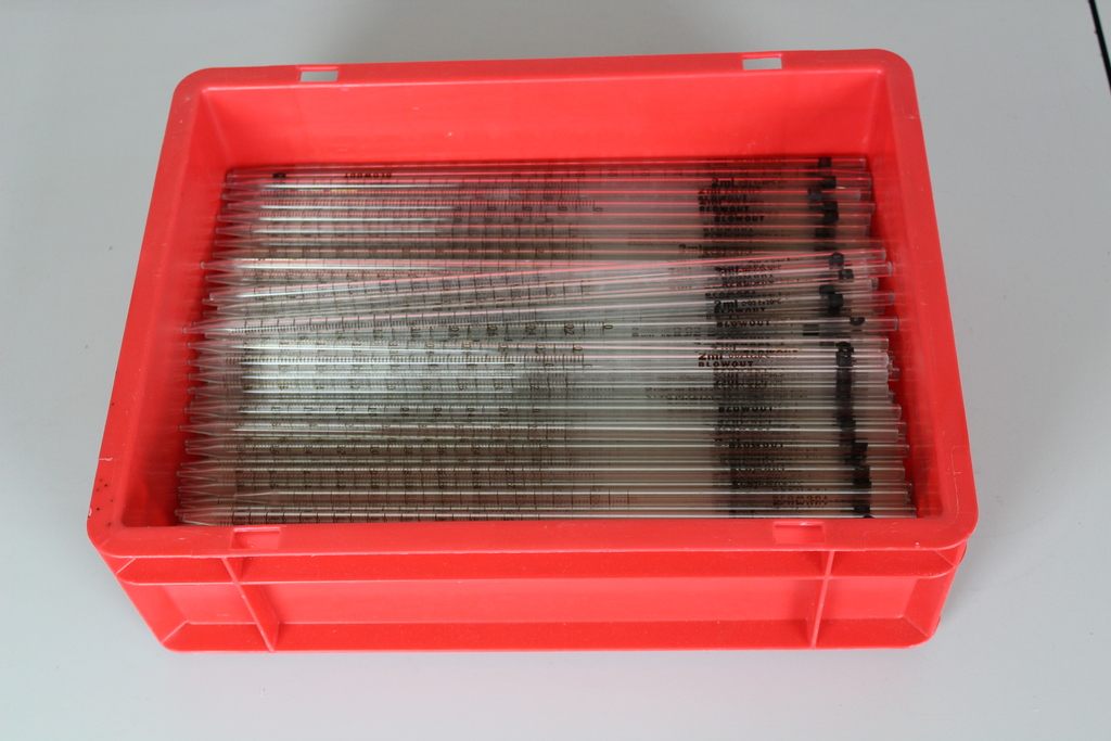 Image of 2 ml volumetric glass pipettes x 325 (approx)