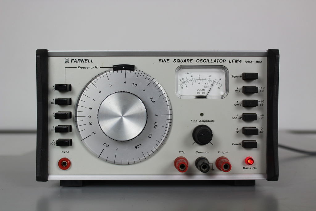 Sine Square Oscillator LFM4