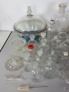 Thumbnail image of Mixed Lot of Lab Glassware, Test Tubes, Flasks, Pipettes, Syringes, Slides, 