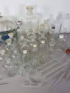 Thumbnail image of Mixed Lot of Lab Glassware, Test Tubes, Flasks, Pipettes, Syringes, Slides, 